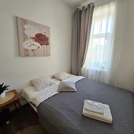 S8 Small * Κλαϊπέντα