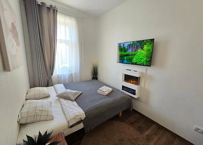 S8 Small Apartmán *